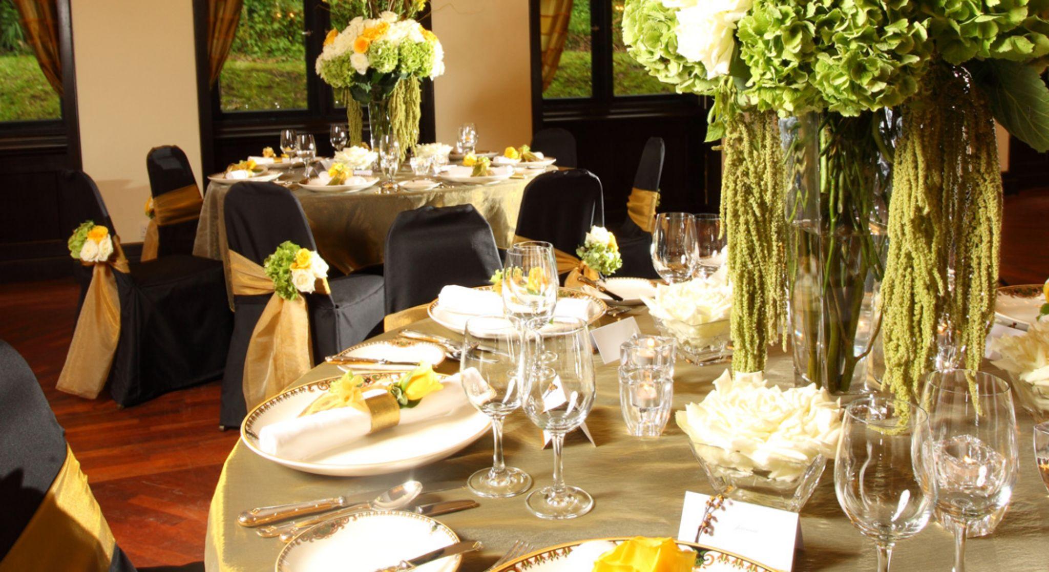 金马仑高原度假村酒店 外观 照片 A table set for a formal dinner